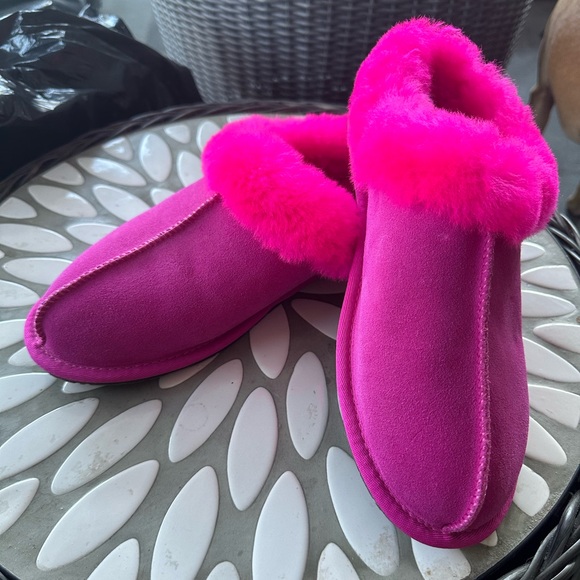 UGG Shoes - NWOT Ugg Slippers